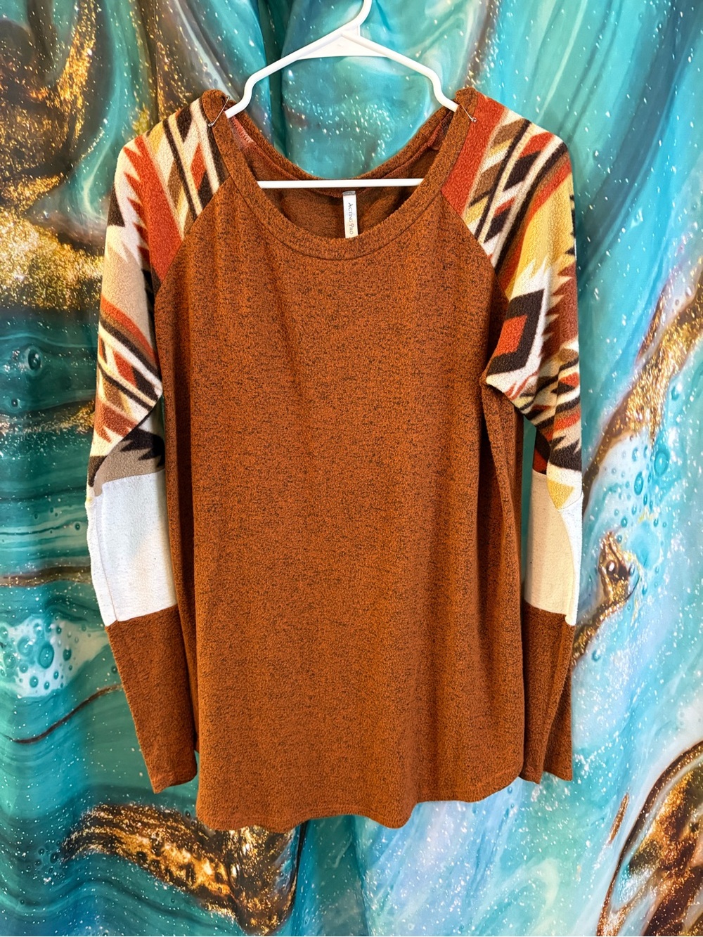 Acting Pro Rust Aztec Sleeve Women’s Top